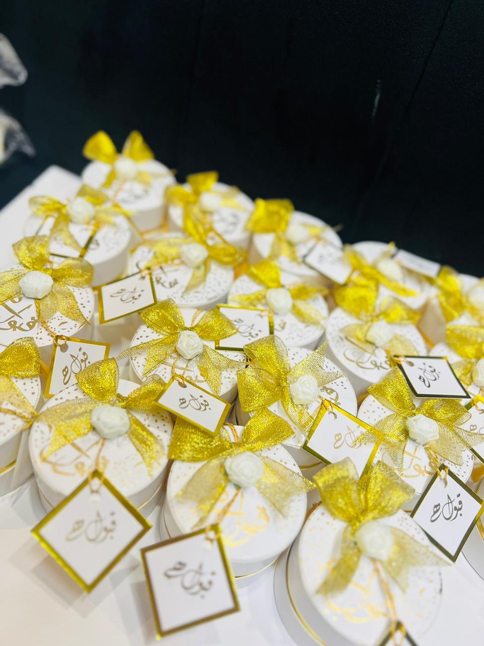 Custom 3×3 Round Favor Box With Foil Tag
