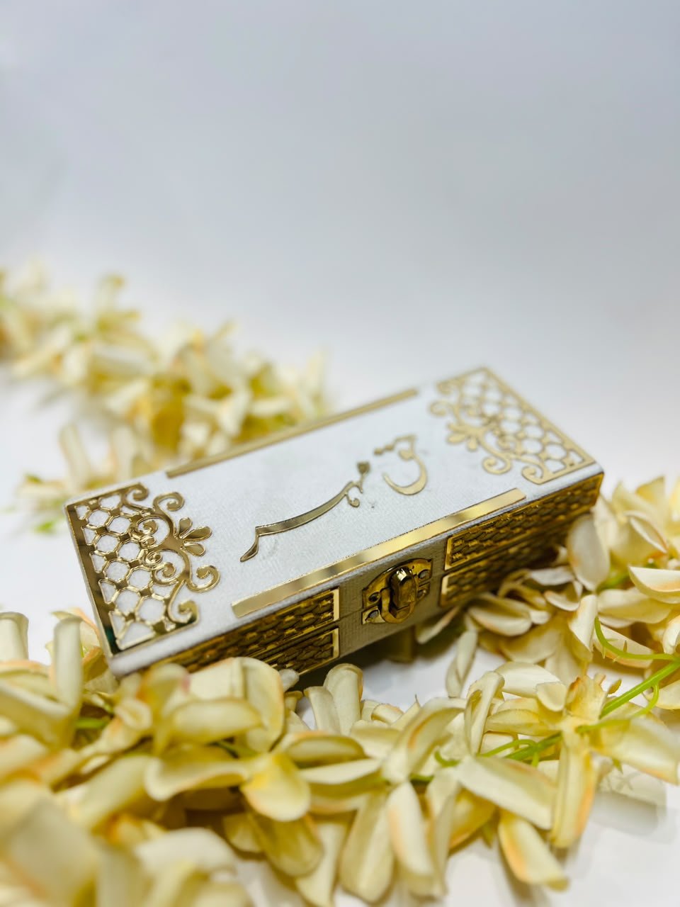 Premium Custom Haq Mehr Box (White & Gold )