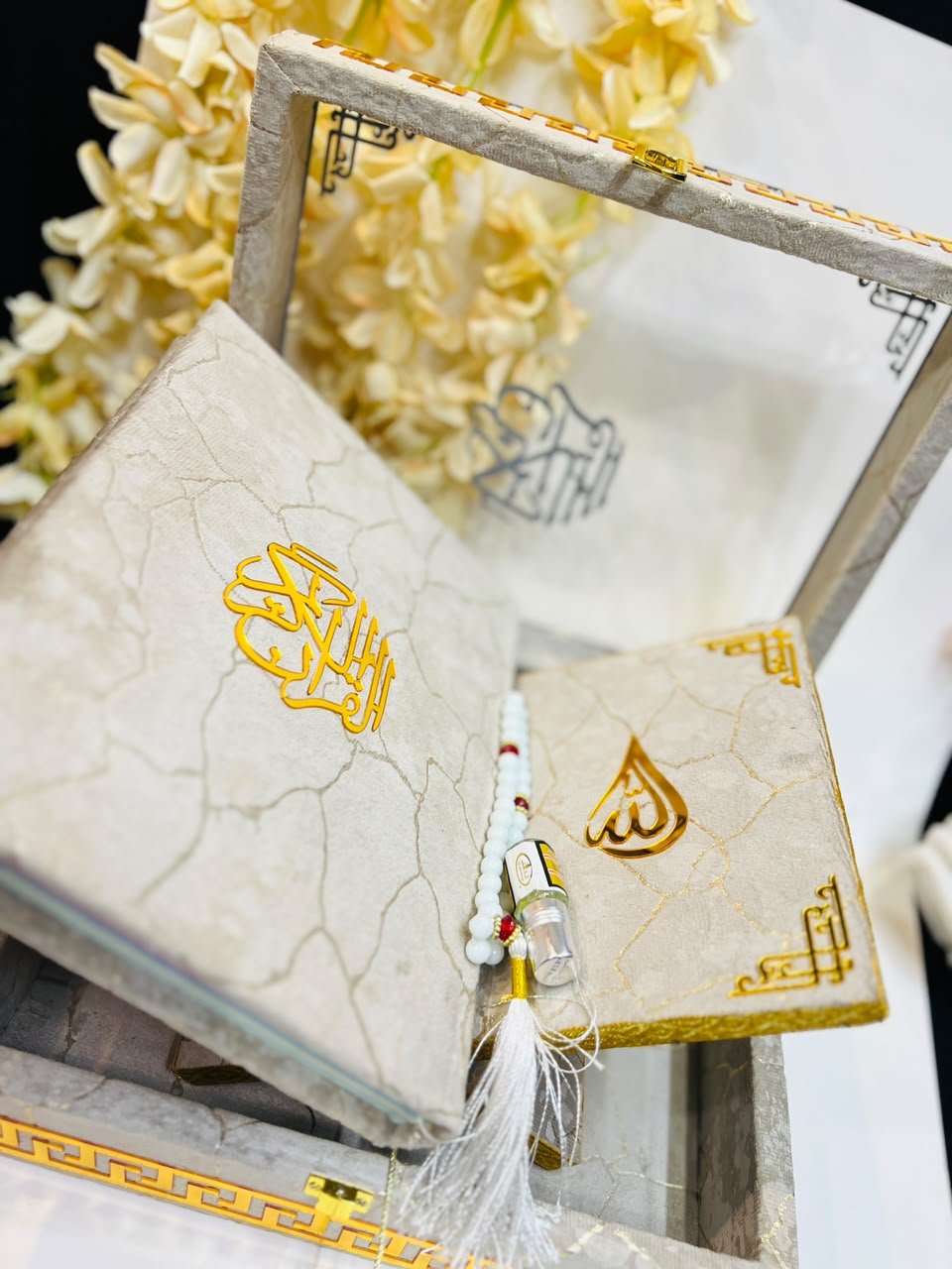 White & Gold Quran Gift Set